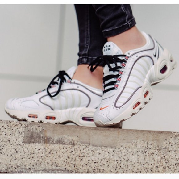 NIKE Air Max Tailwind - Picture 4 of 12